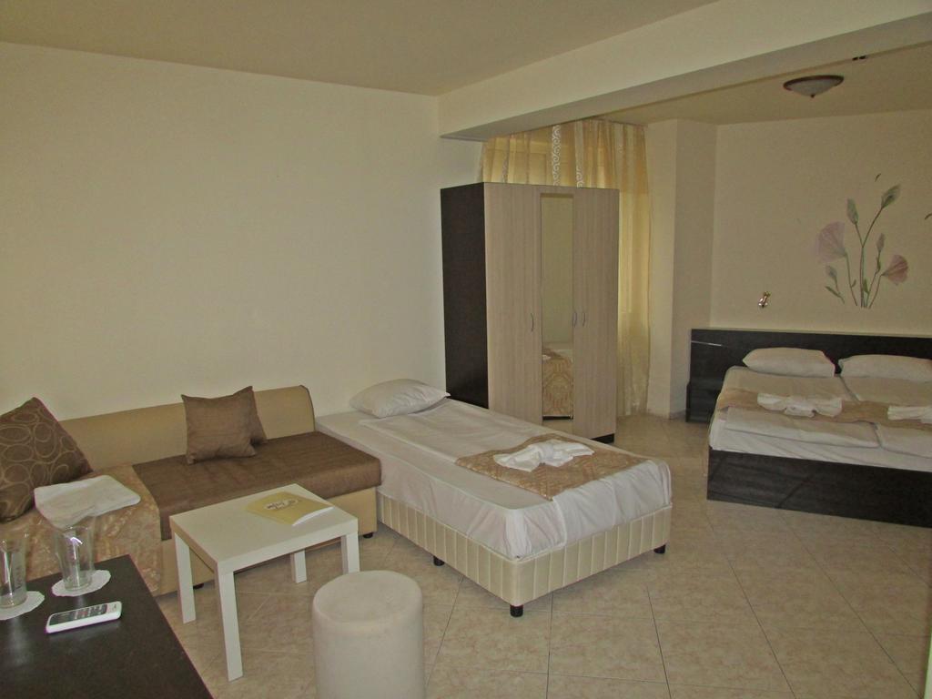 Hotel Brilliance Varna Room photo